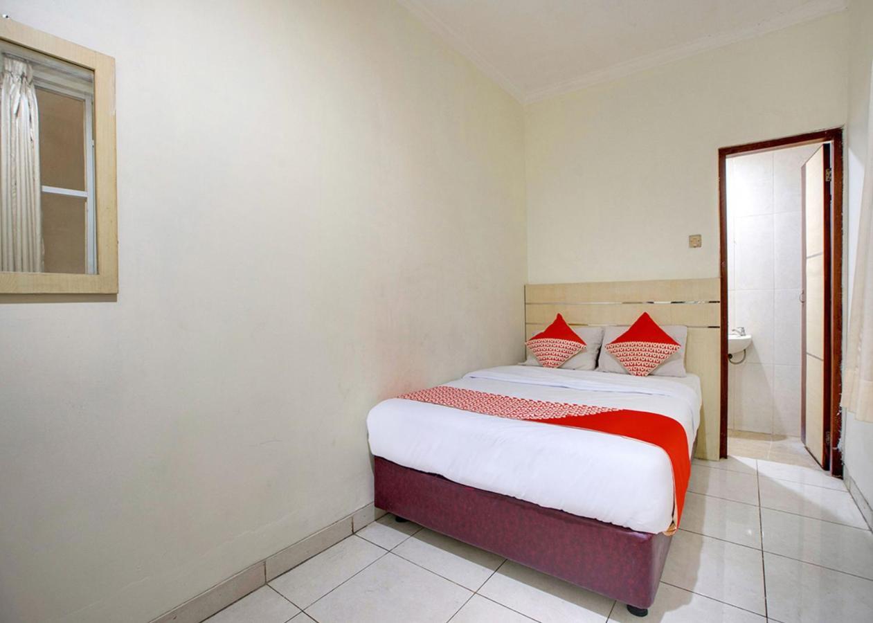 Oyo 2554 Hotel Arimbi Lama Dewi Sartika Bandung Eksteriør billede