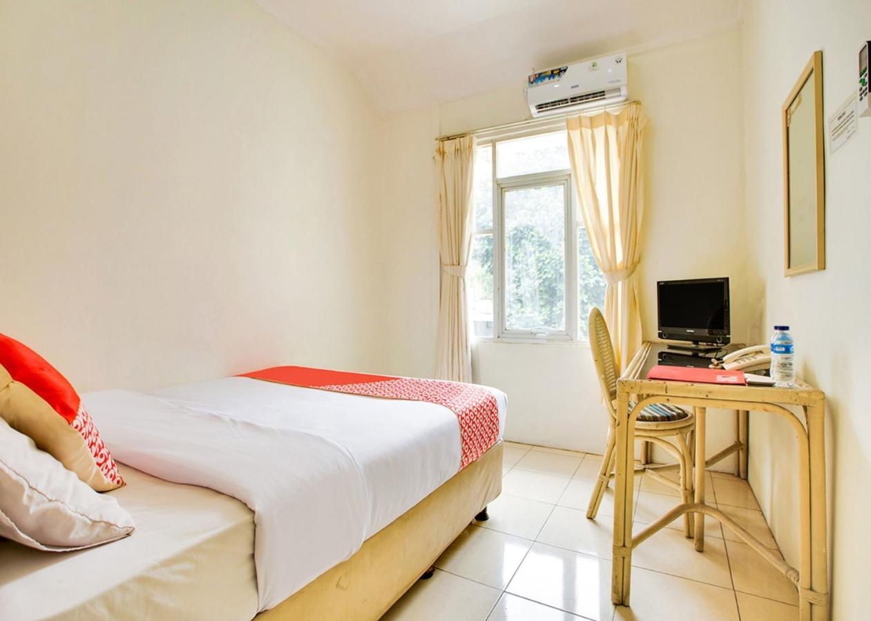 Oyo 2554 Hotel Arimbi Lama Dewi Sartika Bandung Eksteriør billede